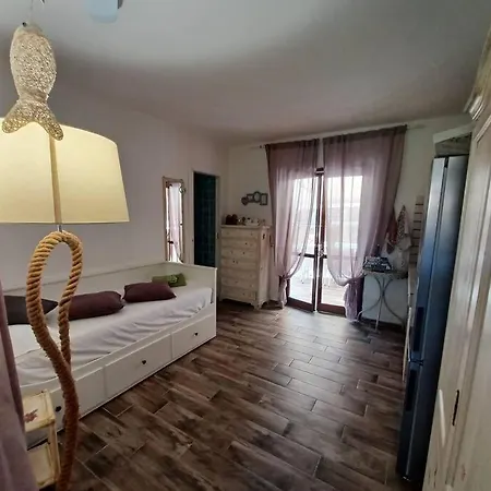 Baia De Bahas- Appartamentorifinito Con Giardino Mattonato Διαμέρισμα Όλμπια