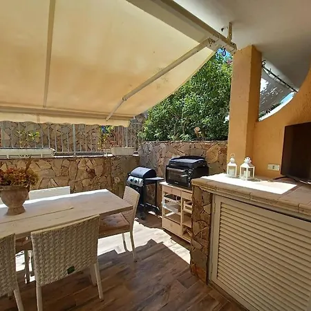 Baia De Bahas- Appartamentorifinito Con Giardino Mattonato * Olbia
