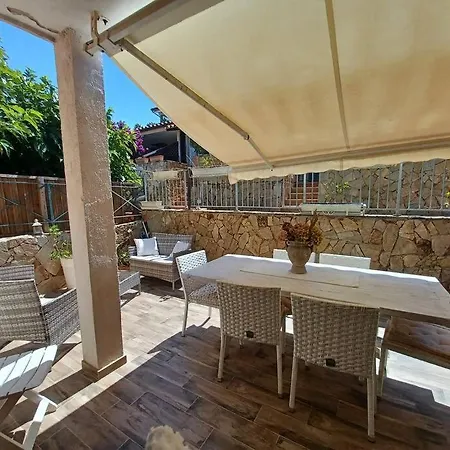 Baia De Bahas- Appartamentorifinito Con Giardino Mattonato Appartement Olbia