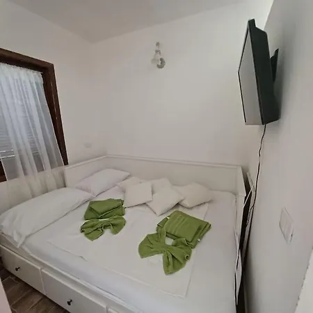 Baia De Bahas- Appartamentorifinito Con Giardino Mattonato Lägenhet *